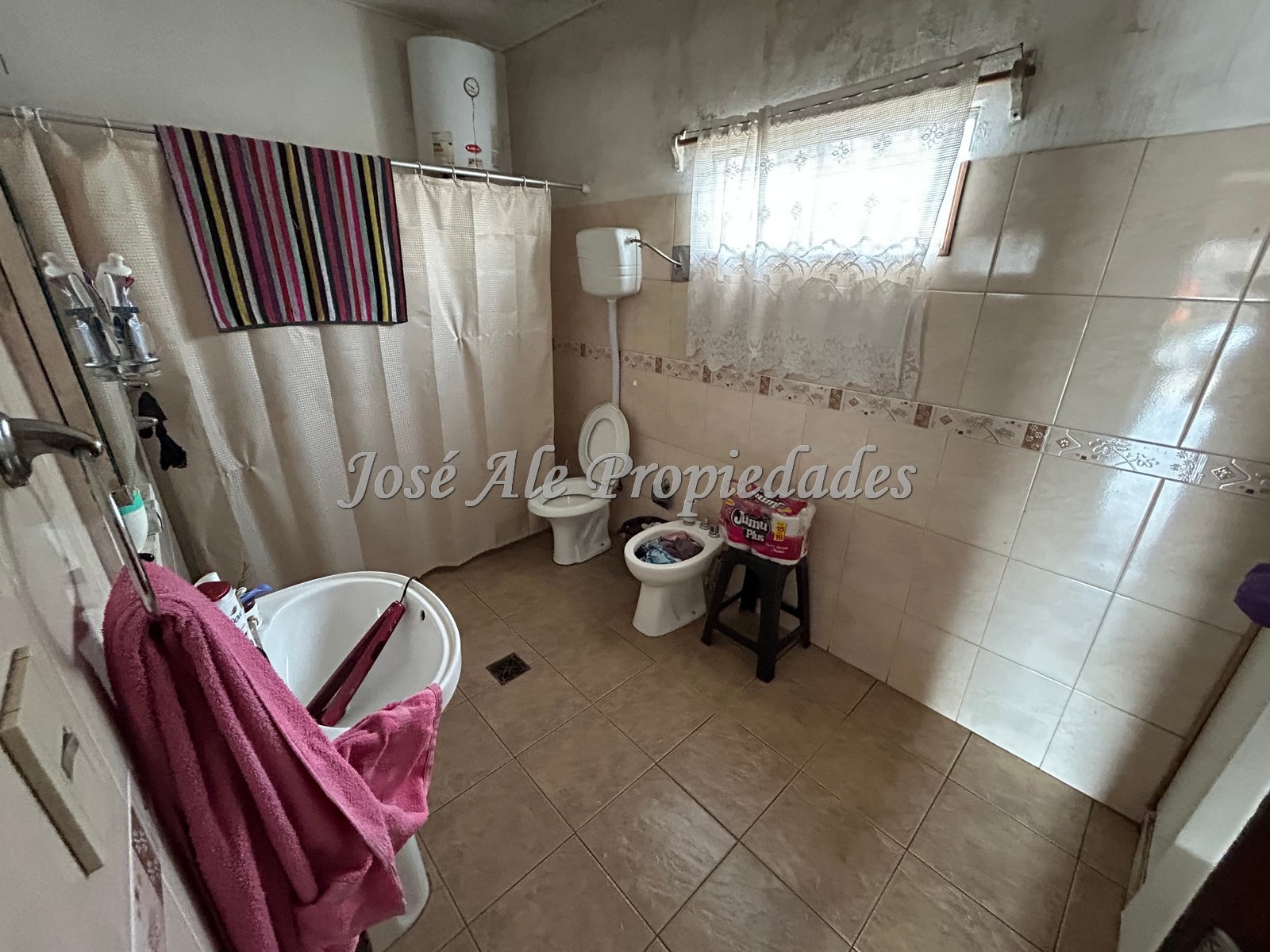 Imagen 5 de Casa de 2 dormitorios con galpón ubicada en el centro de Juan Lacaze, Colonia.