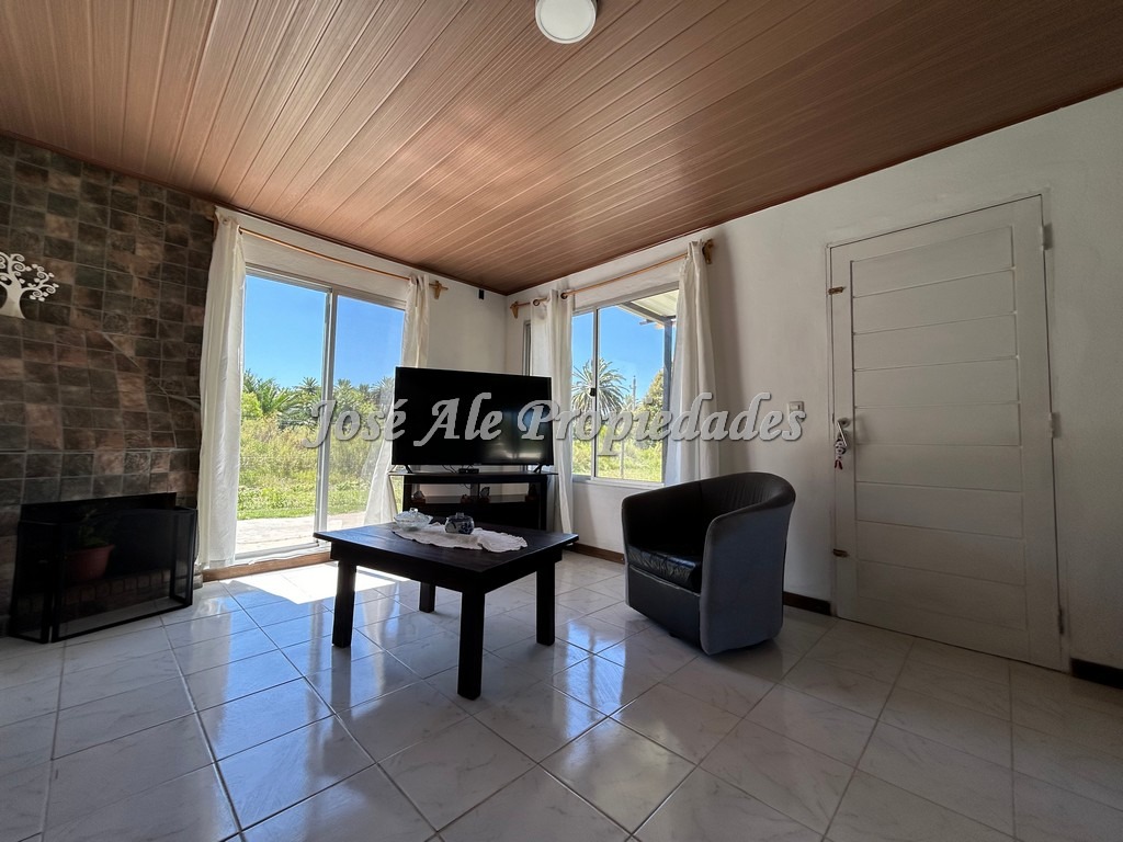 Imagen 4 de Casa ubicada sobre la Ruta Nacional 1 antes de la Bodega Bernardi.