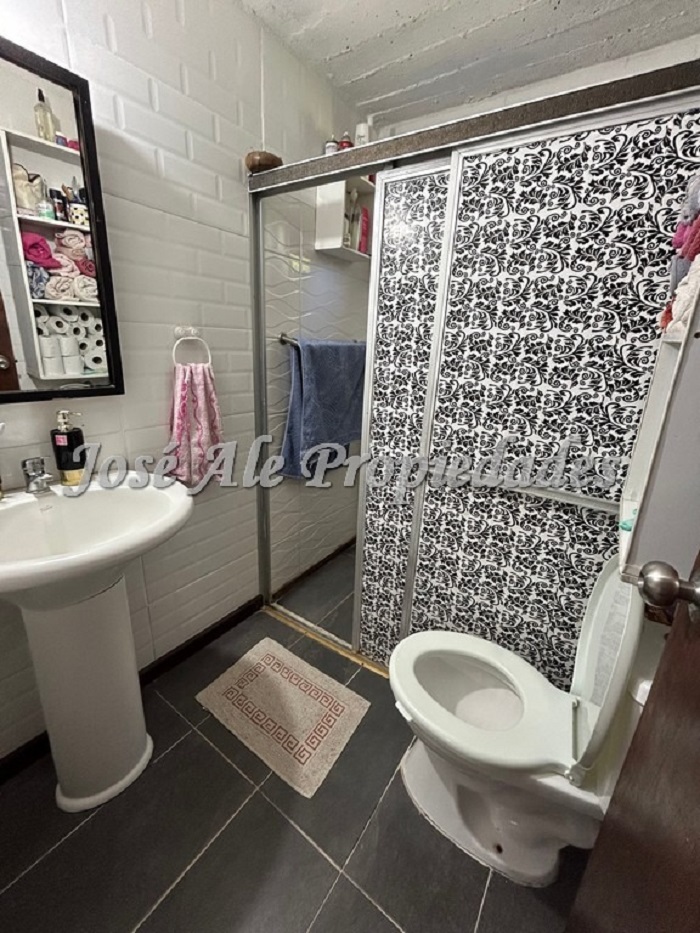 Imagen 8 de Casa ubicada sobre la Ruta Nacional 1 antes de la Bodega Bernardi.