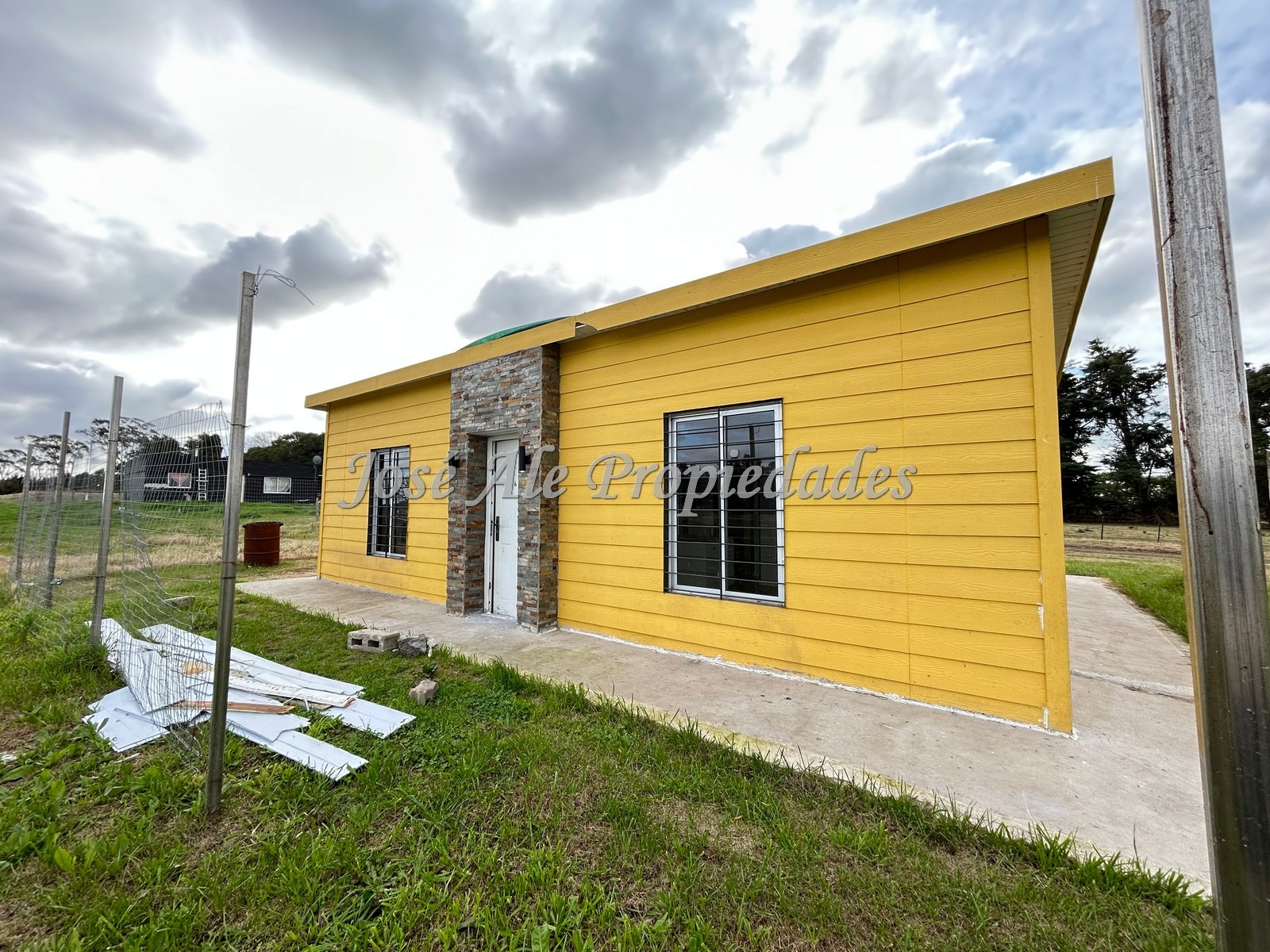 Imagen 2 de Casa ubicada en ruta 21 a tan solo 10 minutos del centro de la ciudad de Colonia del Sacramento.