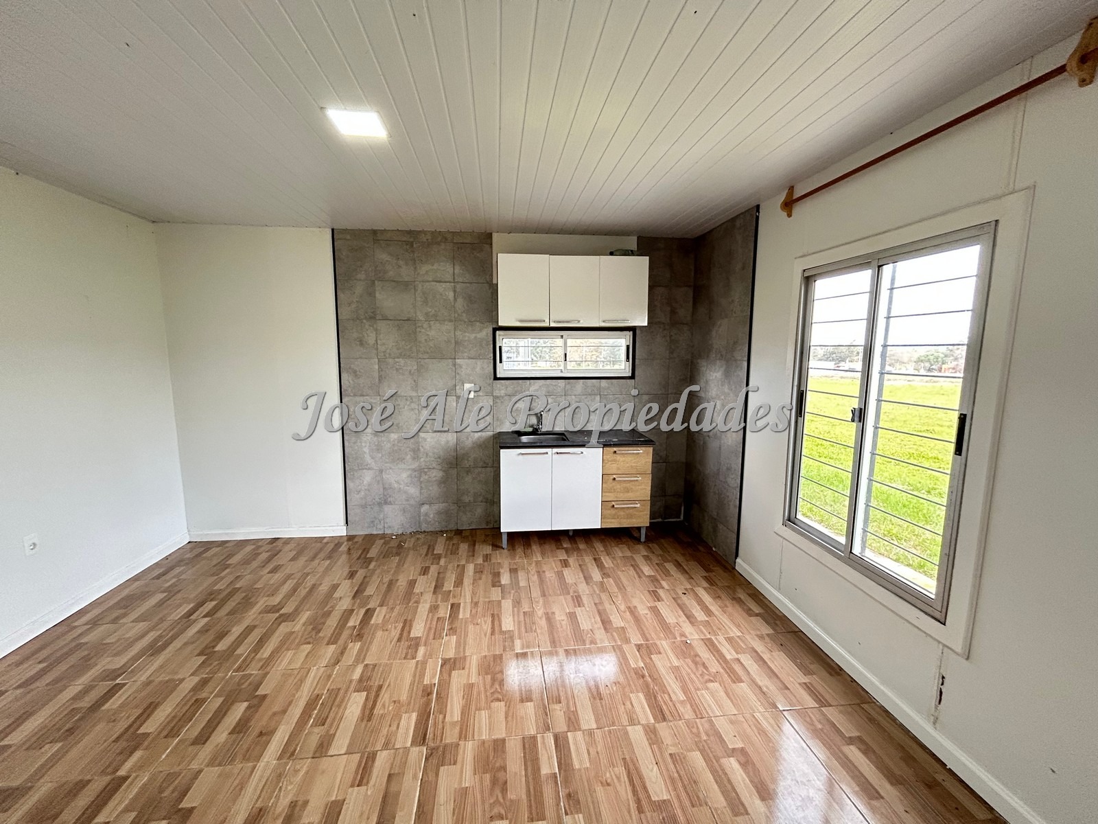 Imagen 5 de Casa ubicada en ruta 21 a tan solo 10 minutos del centro de la ciudad de Colonia del Sacramento.