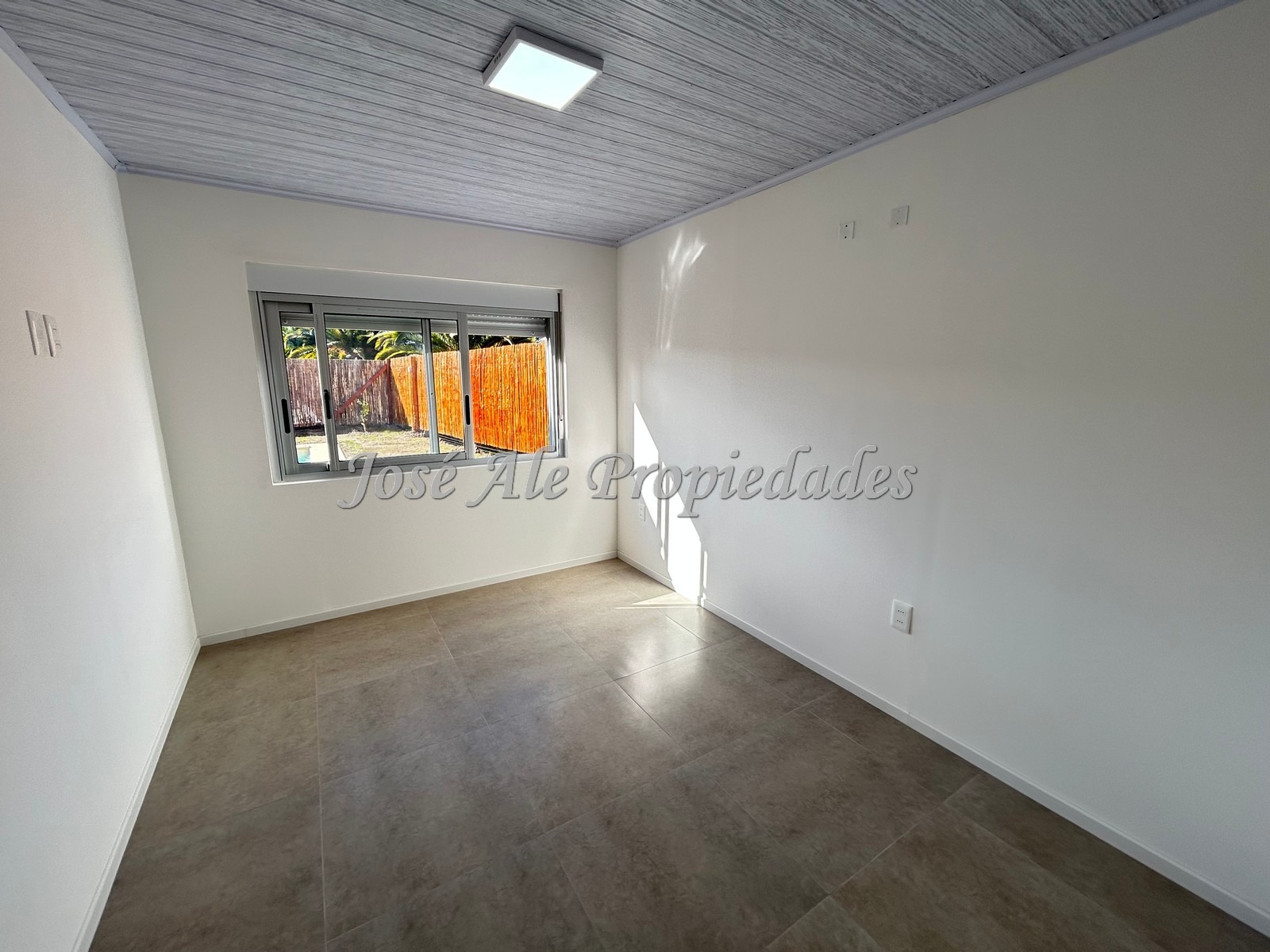 Imagen 4 de Casa de 2 dormitorios a estrenar con renta ubicada en agradable entorno en el Real de San Carlos, Colonia.