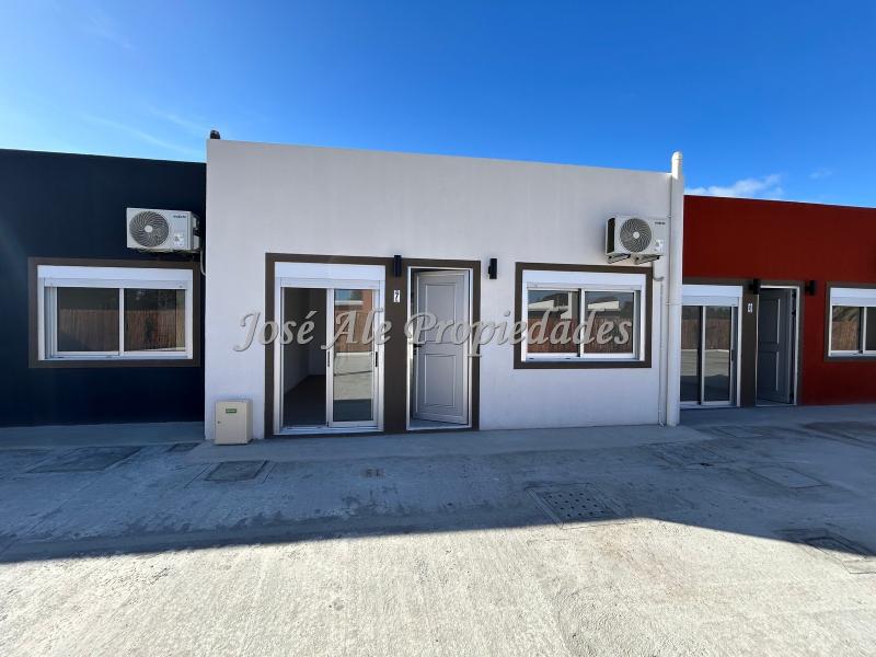 Casa de 2 dormitorios a estrenar con renta ubicada en agradable entorno en el Real de San Carlos, Colonia.