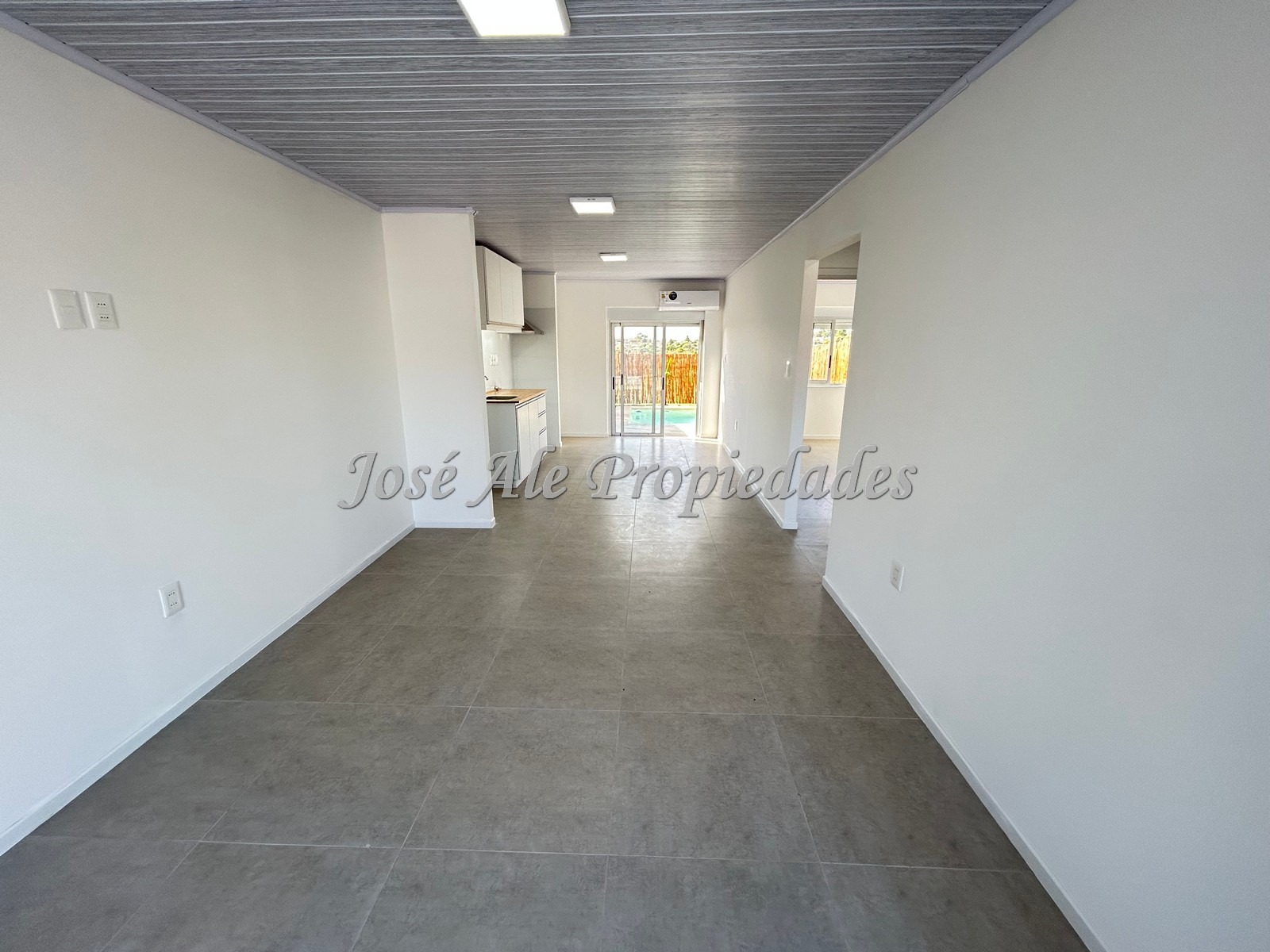 Imagen 5 de Casa de 2 dormitorios a estrenar con renta ubicada en agradable entorno en el Real de San Carlos, Colonia.