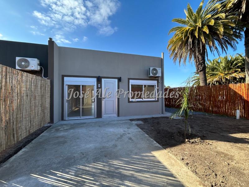 Casa de 2 dormitorios a estrenar ubicada en agradable entorno en el Real de San Carlos, Colonia.