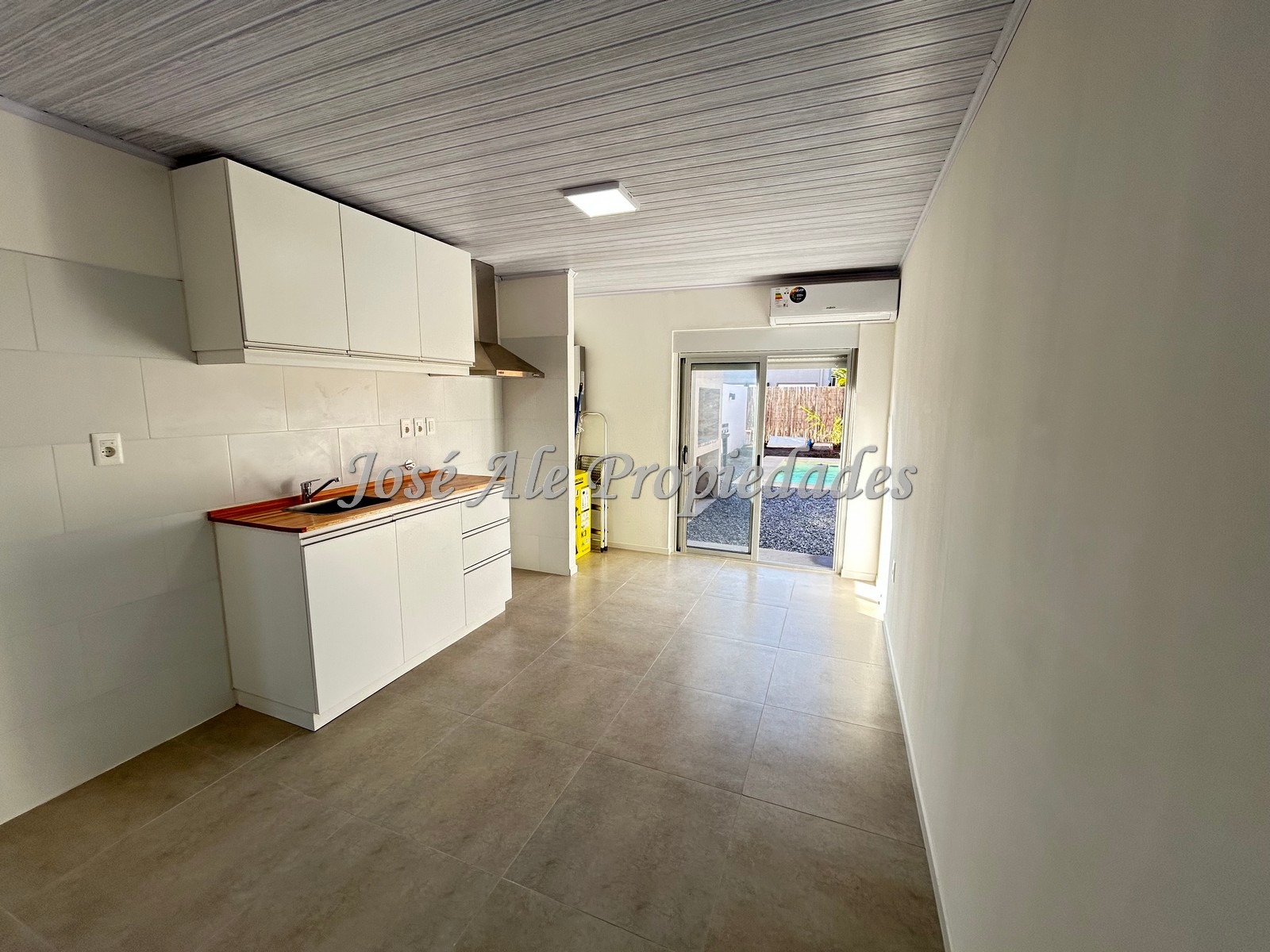 Imagen 5 de Casa de 2 dormitorios a estrenar con renta ubicada en agradable entorno en el Real de San Carlos, Colonia