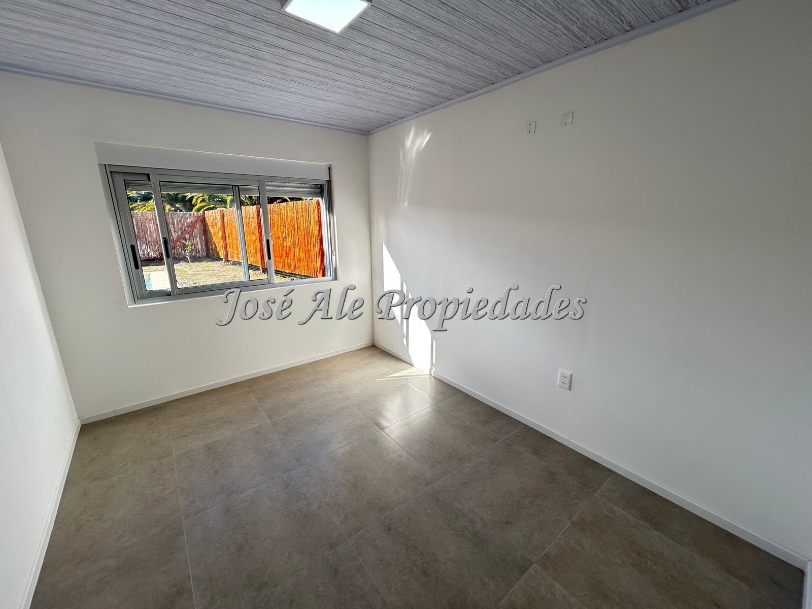 Imagen 5 de Casa de 2 dormitorios a estrenar con renta ubicada en agradable entorno en el Real de San Carlos, Colonia.