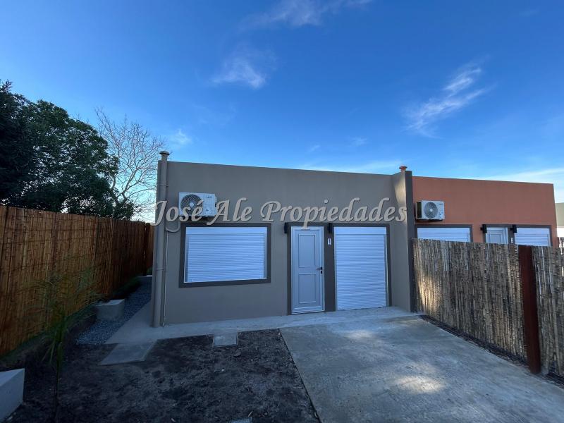 Casa de 2 dormitorios a estrenar con renta ubicada en agradable entorno en el Real de San Carlos, Colonia.