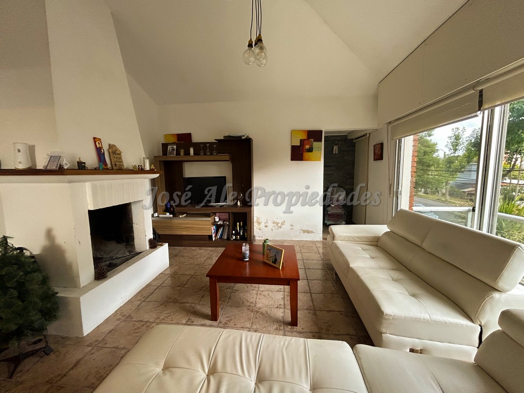 Imagen 2 de Excelente propiedad ubicada a metros de Rambla Costanera, estratégicamente ubicada a pasos del centro de la ciudad.