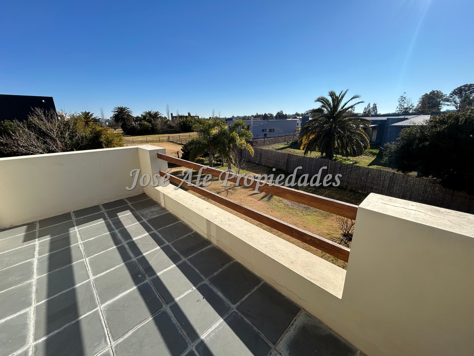 Imagen 9 de Destacada propiedad de 4 dormitorios y 4 baños en el Barrio Sheraton, Colonia.