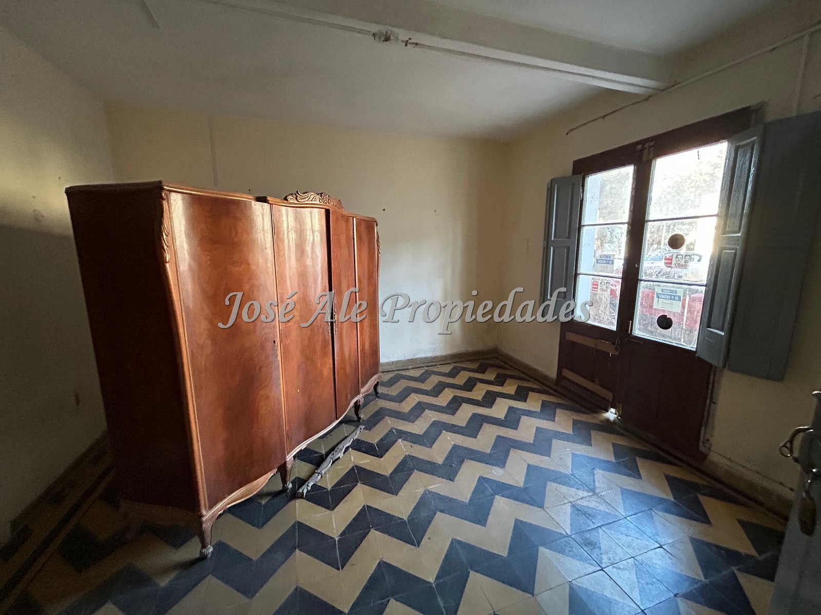 Imagen 2 de 3 Propiedades para reciclar, ubicadas en el centro de la ciudad de Colonia.