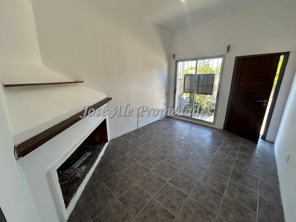 Imagen 1 de Casa de 2 dormitorios, Colonia.