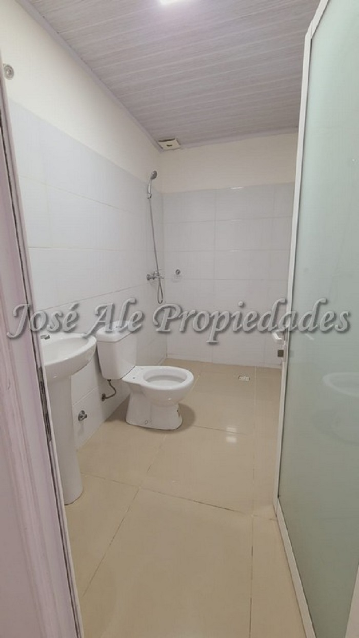 Imagen 8 de Apartamento ubicado en el Real de San Carlos, próxima a todos los servicios y centros de estudios.