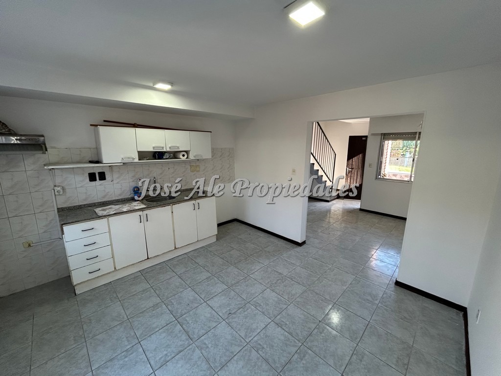 Imagen 5 de Vivienda de 3 dormitorios, ubicada en el general a 200m del Super Mágico, Colonia.