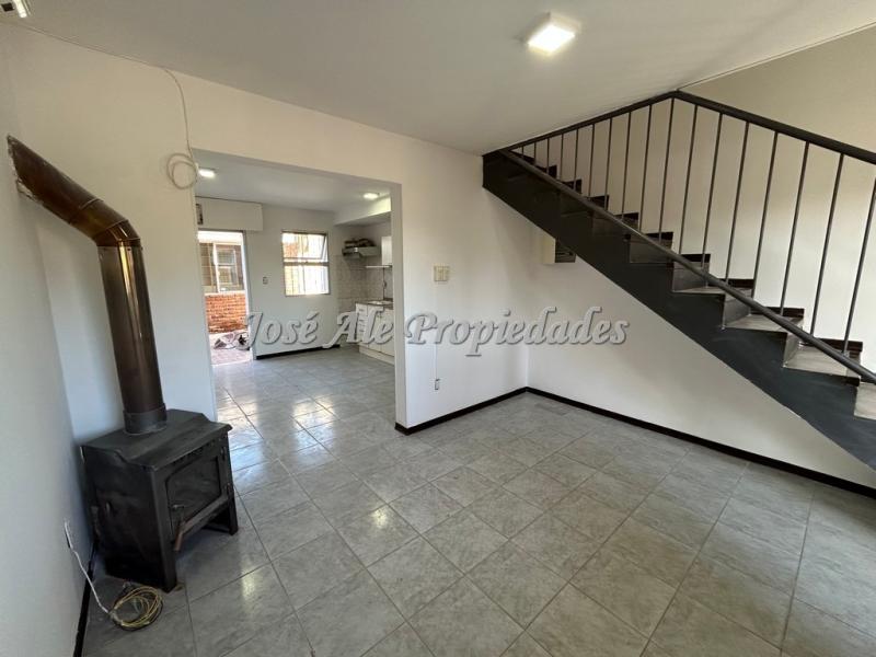 Vivienda de 3 dormitorios, ubicada en el general a 200m del Super Mágico, Colonia.