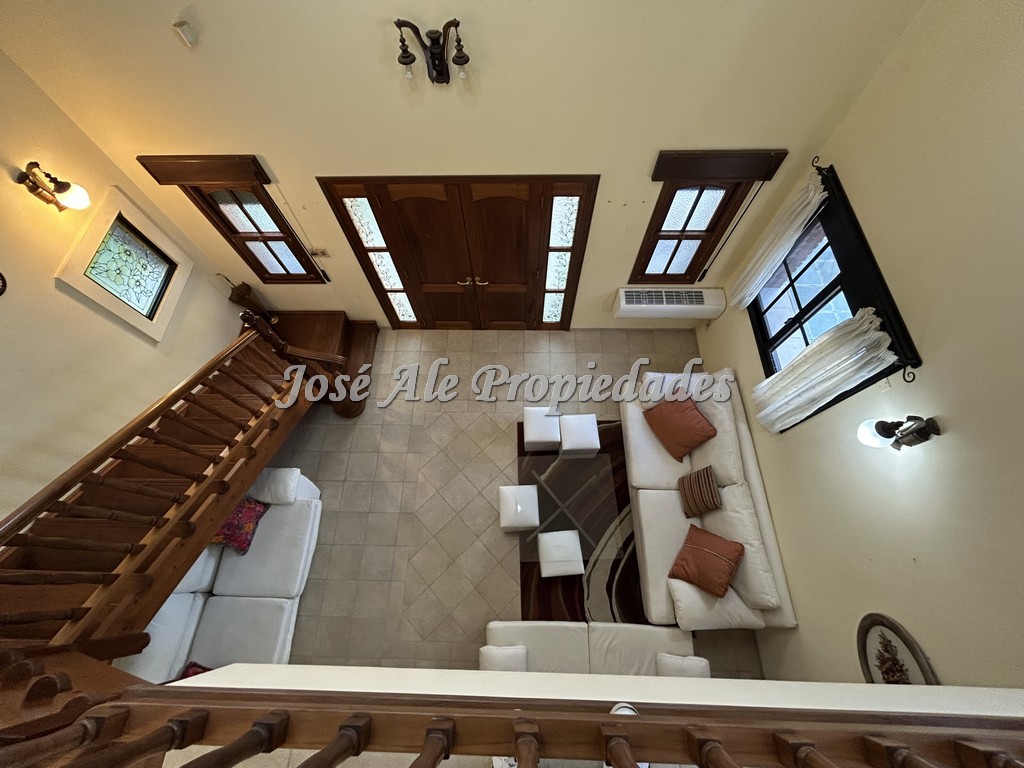 Imagen 6 de Hermosa casa de 3 dormitorios, ubicada a metros de la Rambla Costanera y playas de Colonia.