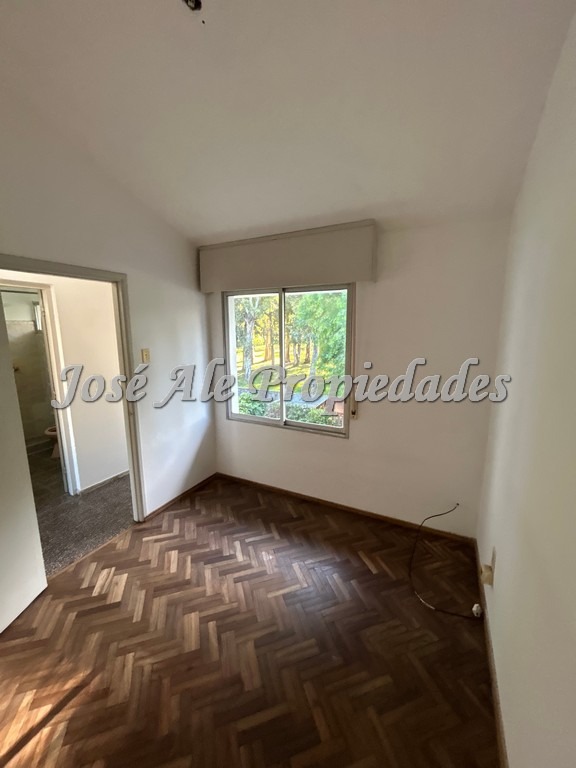 Imagen 10 de Casa en estupenda de 2 dormitorios en la zona de Real de San Carlos.