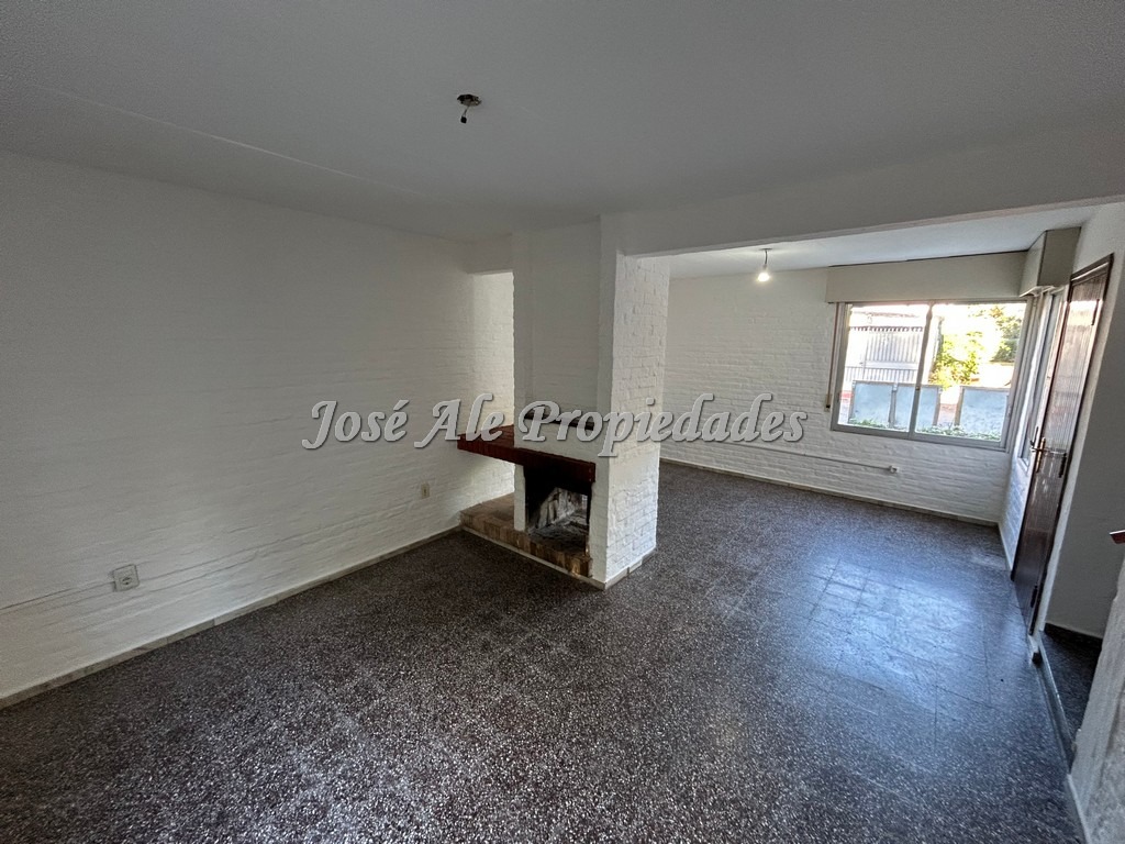 Imagen 4 de Casa en estupenda de 2 dormitorios en la zona de Real de San Carlos.