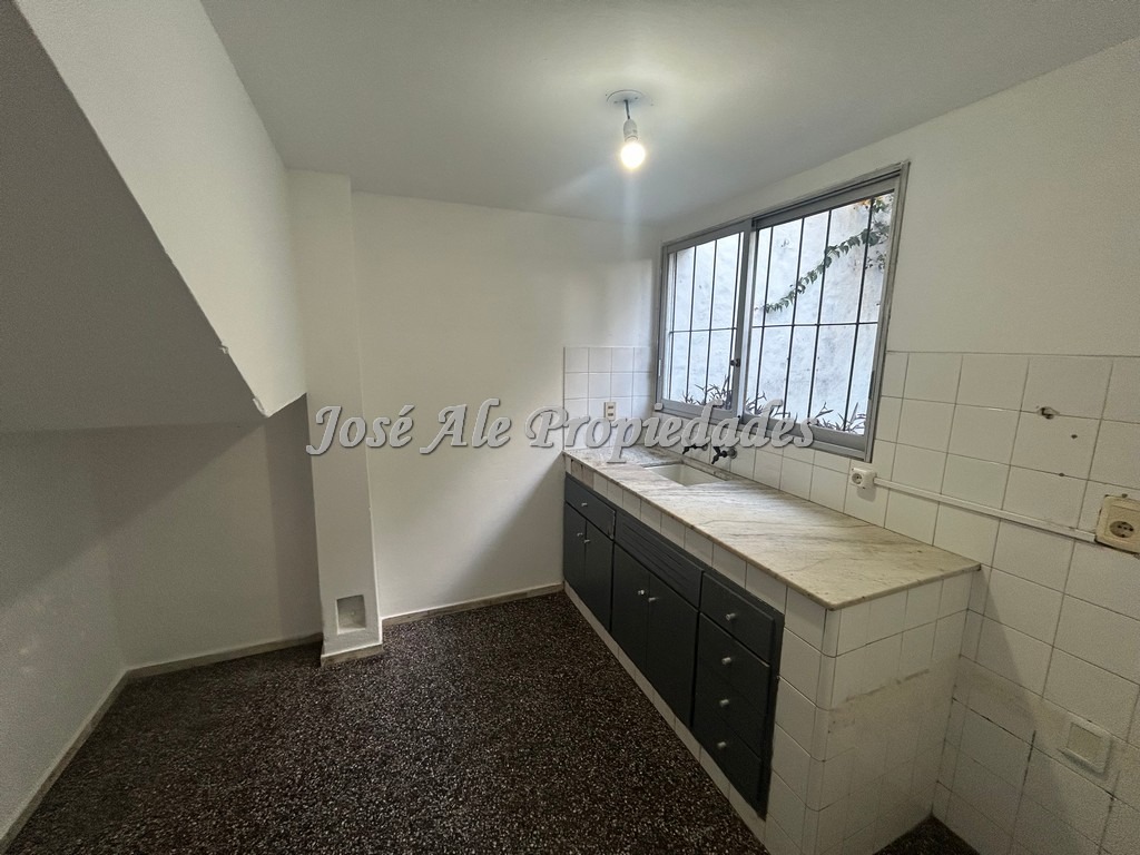 Imagen 5 de Casa en estupenda de 2 dormitorios en la zona de Real de San Carlos.