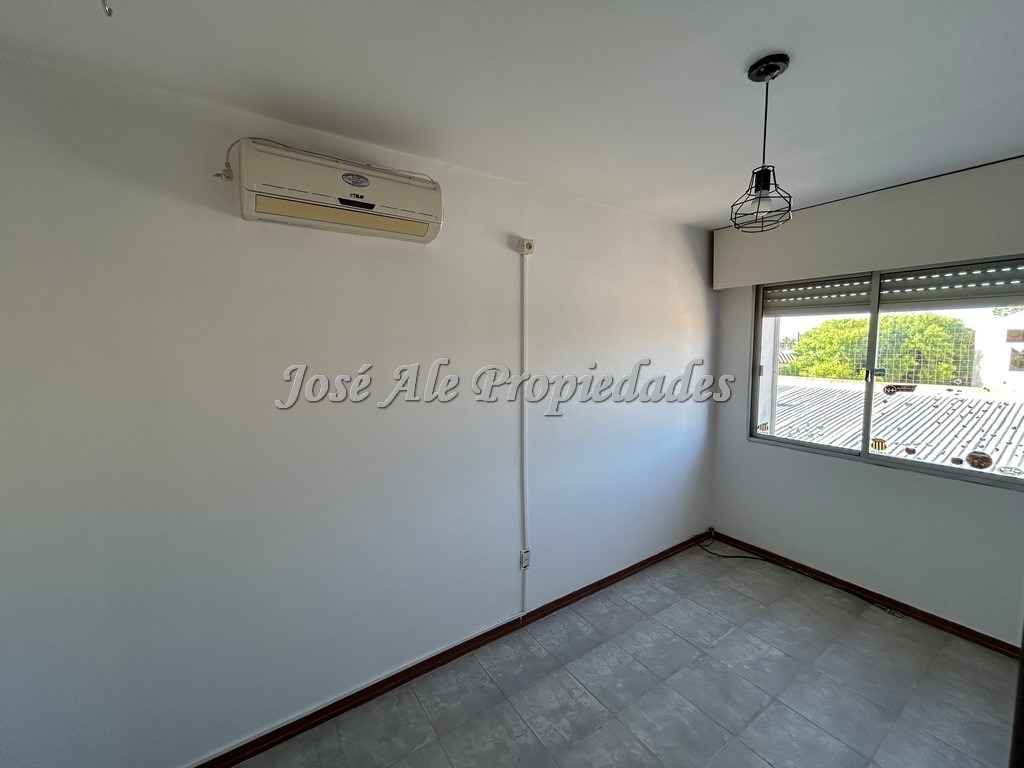 Imagen 7 de Vivienda de 2 dormitorios, ubicada en el general a 200m del Super Mágico, Colonia.