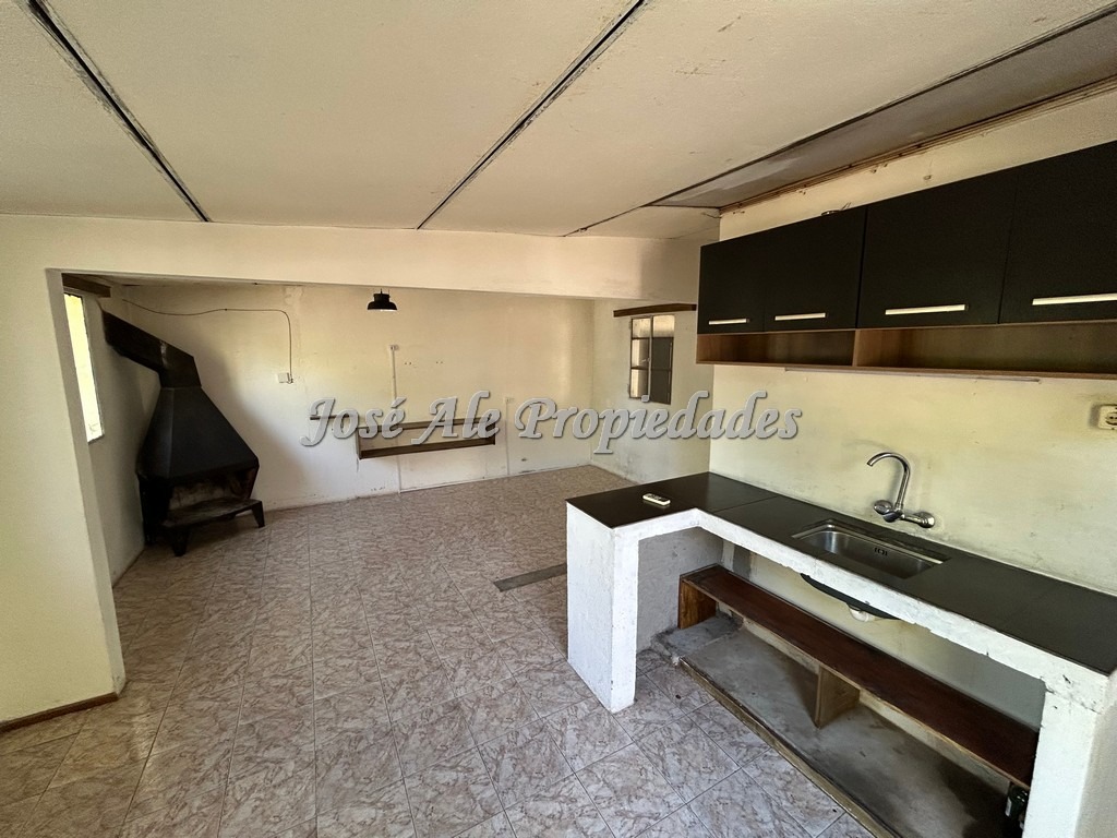 Imagen 2 de Casa de 1 dormitorio con opción a un segundo, ubicada en el General. Colonia.