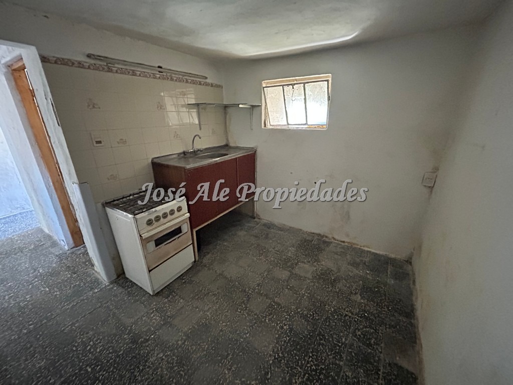 Imagen 8 de Casa de 2 dormitorios próxima a la Ruta 1, Colonia.