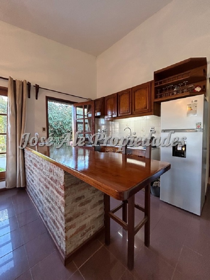 Imagen 5 de Hermosa casa de 3 dormitorios, con apartamento ubicada en el Real de San Carlos, Colonia.