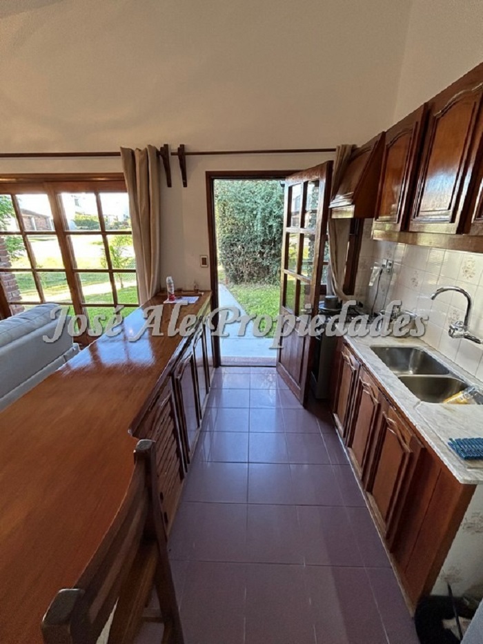 Imagen 6 de Hermosa casa de 3 dormitorios, con apartamento ubicada en el Real de San Carlos, Colonia.