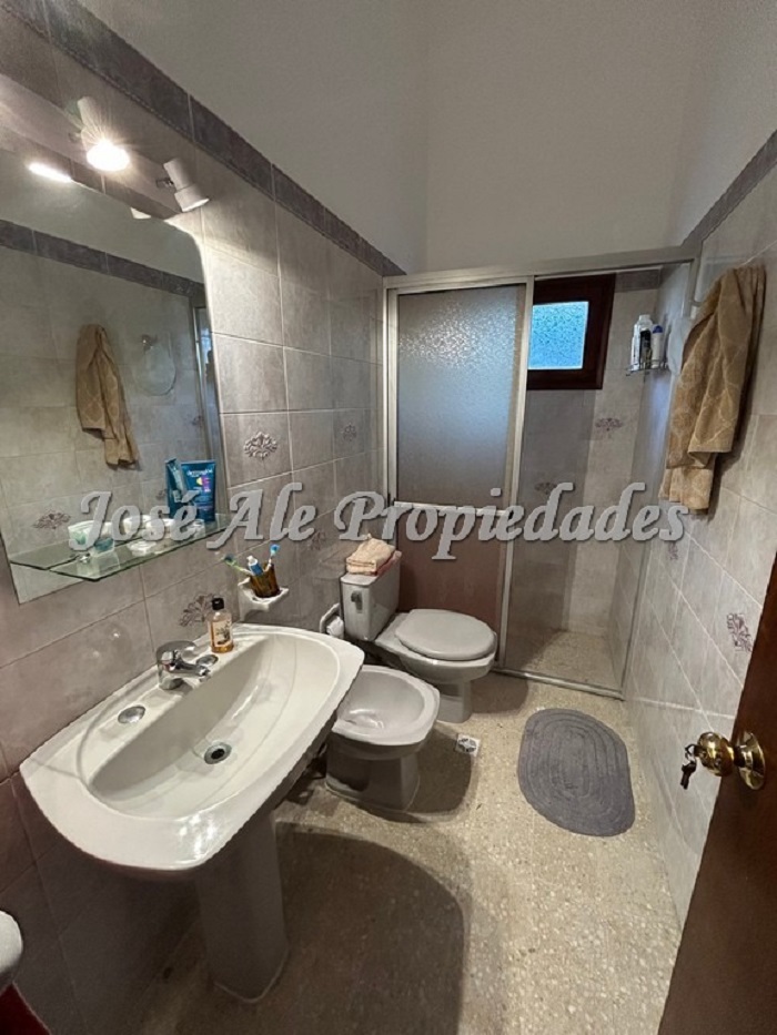 Imagen 8 de Hermosa casa de 3 dormitorios, con apartamento ubicada en el Real de San Carlos, Colonia.