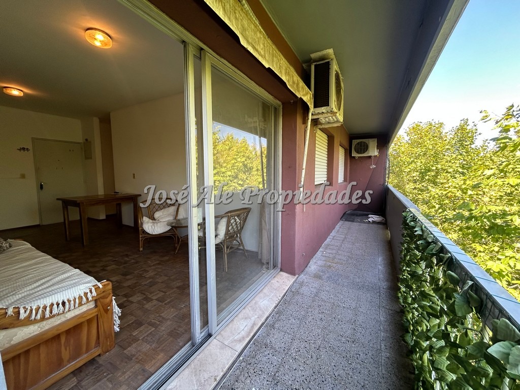 Imagen 10 de EN VENTA Hermoso apartamento de 2 dormitorios y 1 baño, ubicado en Avda. Principal de Colonia del Sacramento.