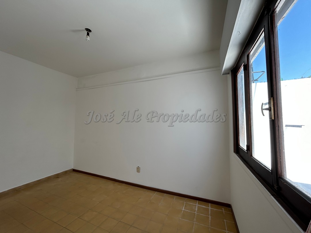 Imagen 6 de Hermosa propiedad ubicada en zona céntrica, próxima a las 2 avenidas y cerca del Shopping.