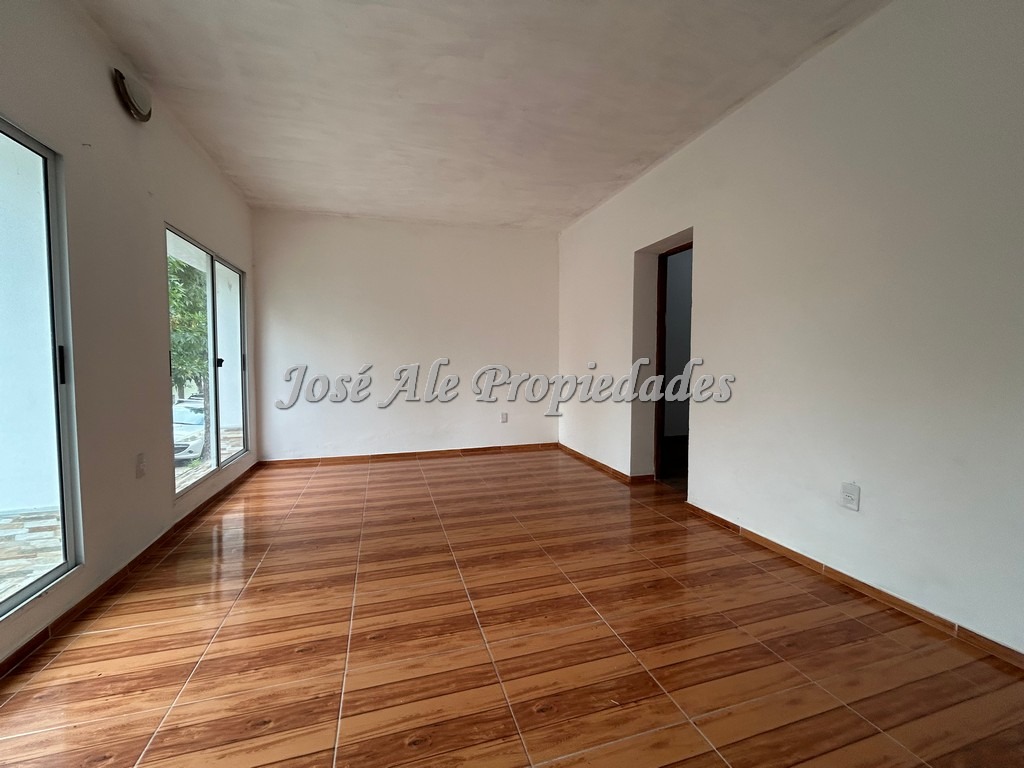 Imagen 4 de Casa céntrica ubicada en barrio Pueblo Nuevo, a pocas cuadras de la Rambla y playas de Colonia.