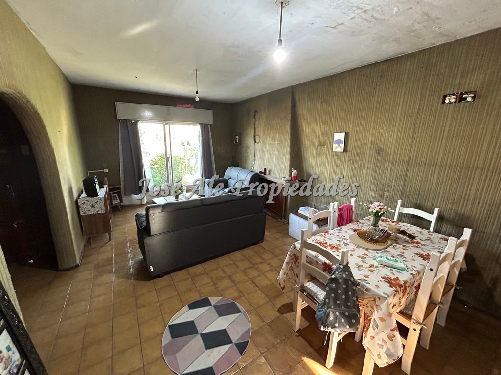 Imagen 3 de Casa de 3 dormitorios, ubicada en Miguelete, Colonia.