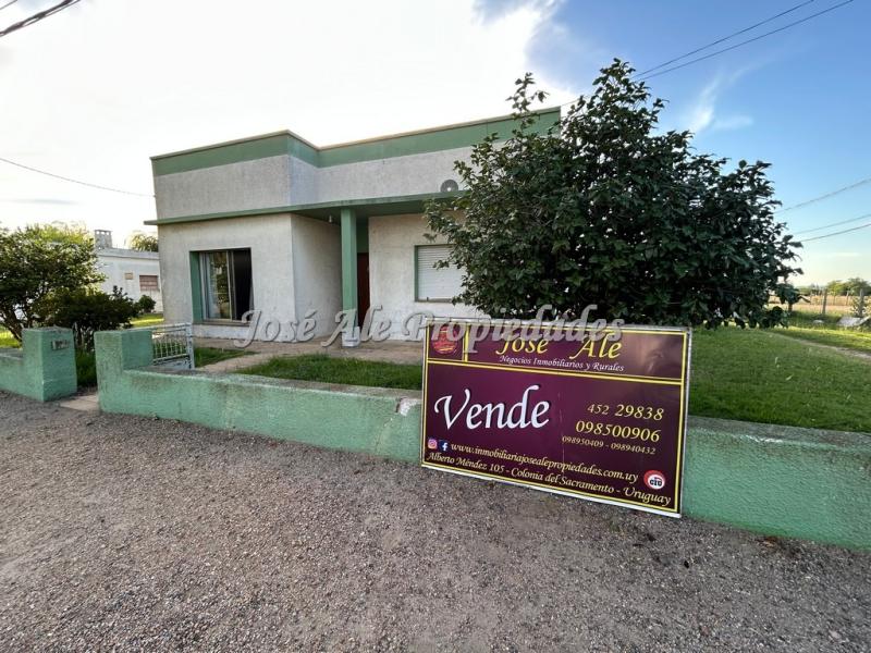 Casa de 3 dormitorios, ubicada en Miguelete, Colonia.