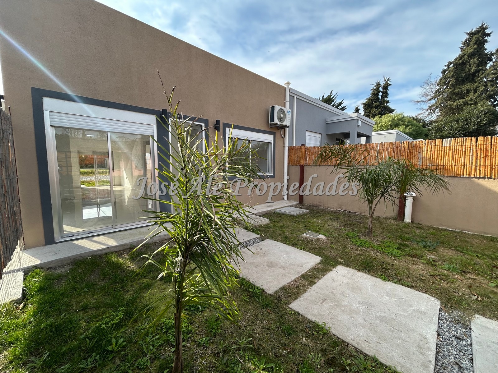 Imagen 1 de PROPIEDAD DE 2 DORMITORIOS CON PISCINA EXCLUSIVA.