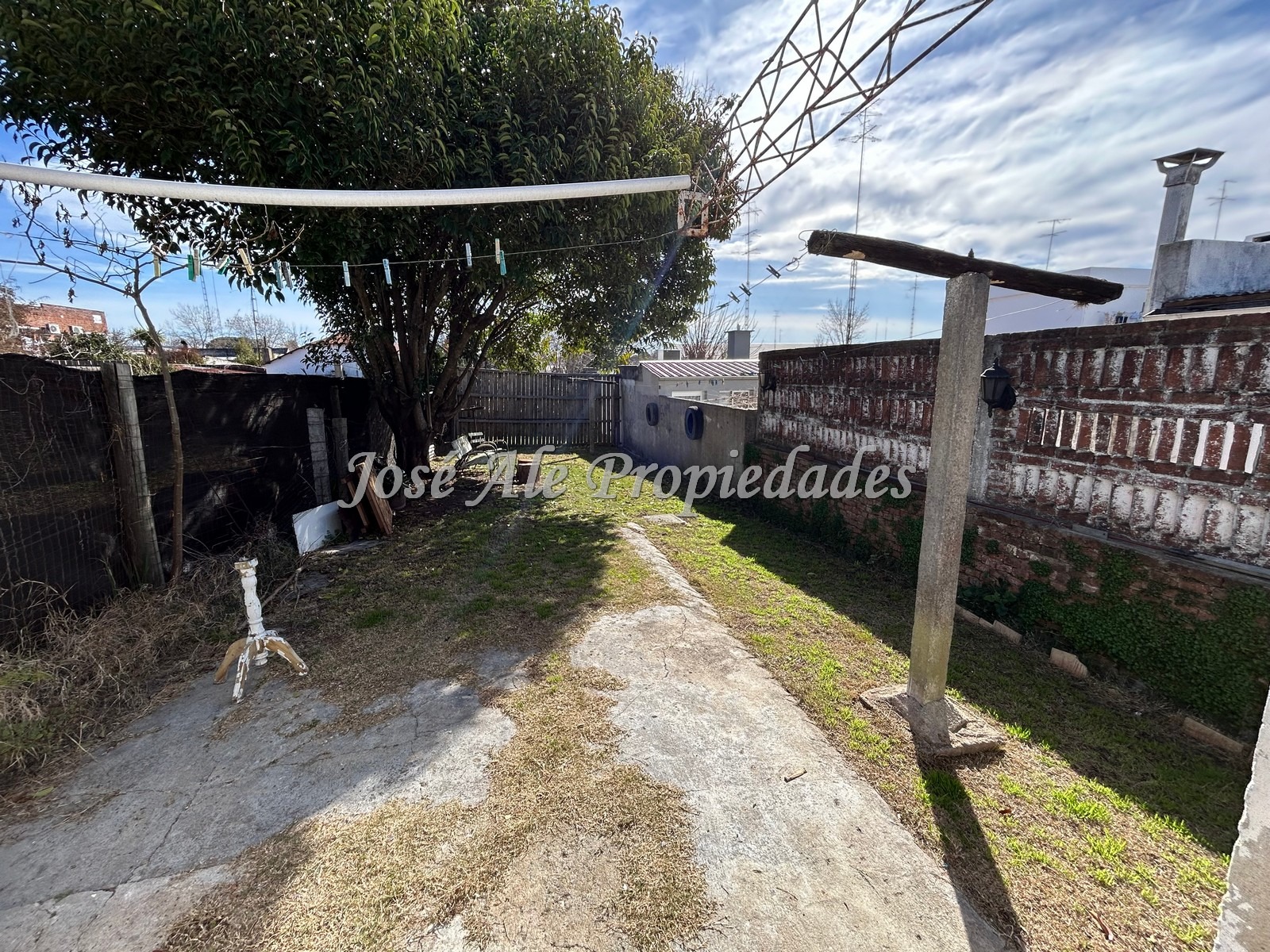 Imagen 10 de Importante propiedad de 149m2 edificados ubicada en el centro de Nueva Helvecia, Colonia.