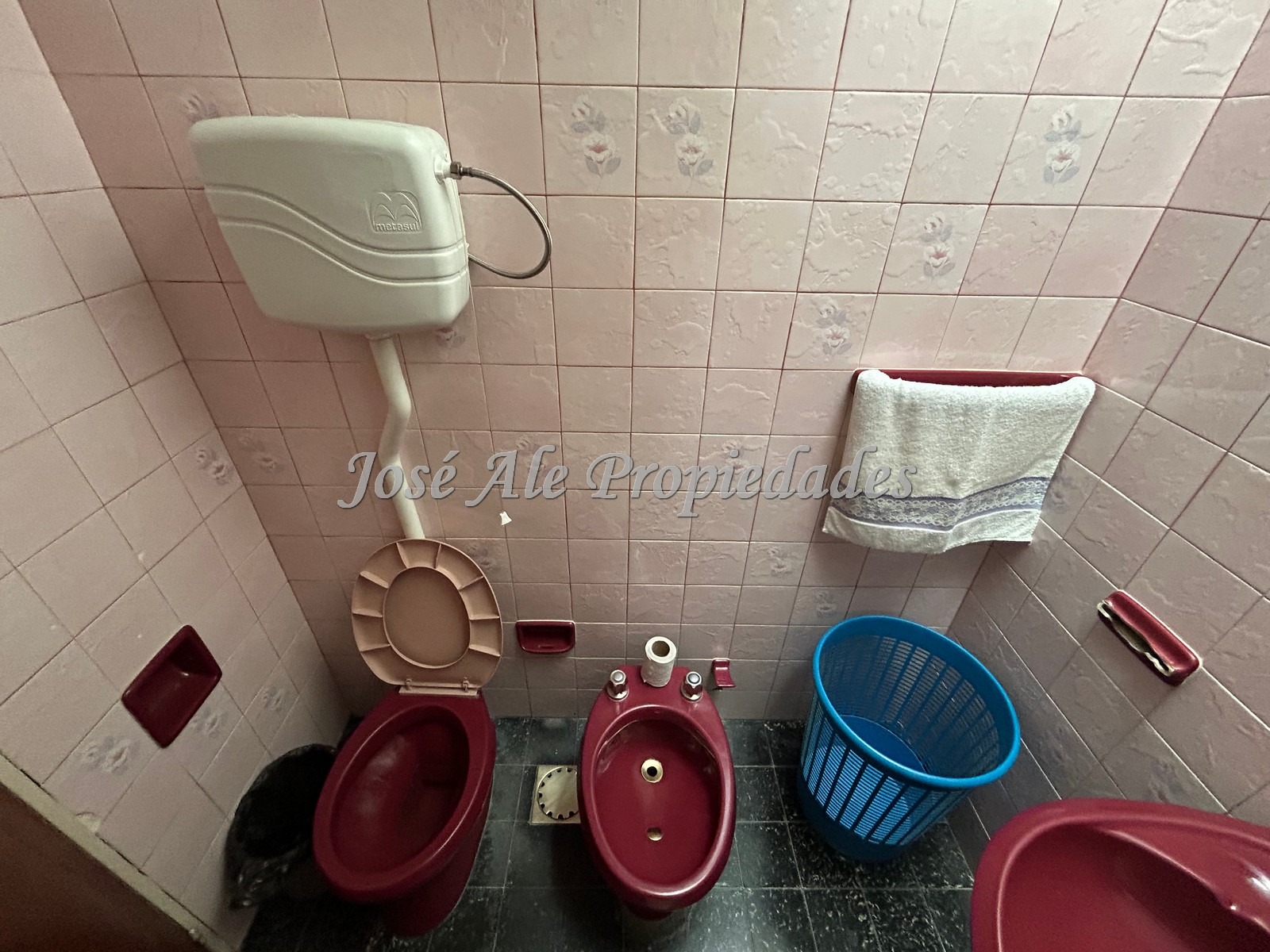 Imagen 9 de Importante propiedad de 149m2 edificados ubicada en el centro de Nueva Helvecia, Colonia.