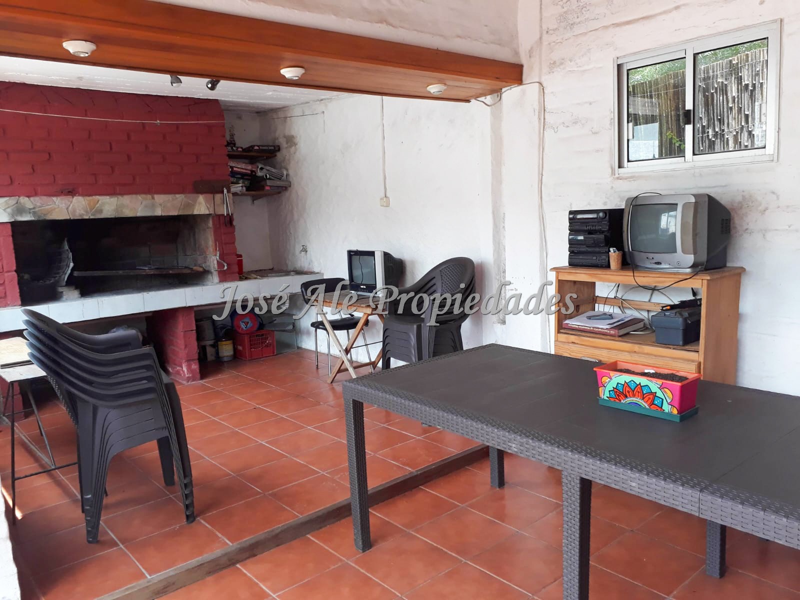 Imagen 10 de Propiedad en estratégica ubicación, a solo metros de Rambla Costanera y zona comercial.