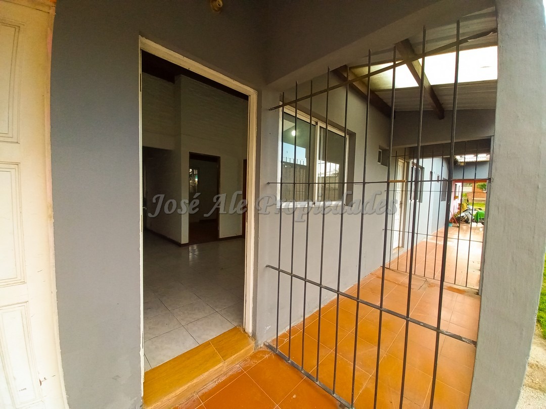 Imagen 2 de Muy lindo apartamento a una cuadra de ruta 21, próximo al supermercado el Dorado y a todos los servicios.