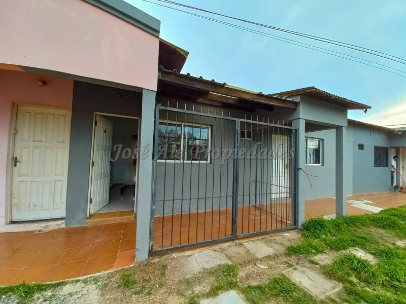 Muy lindo apartamento a una cuadra de ruta 21, próximo al supermercado el Dorado y a todos los servicios.