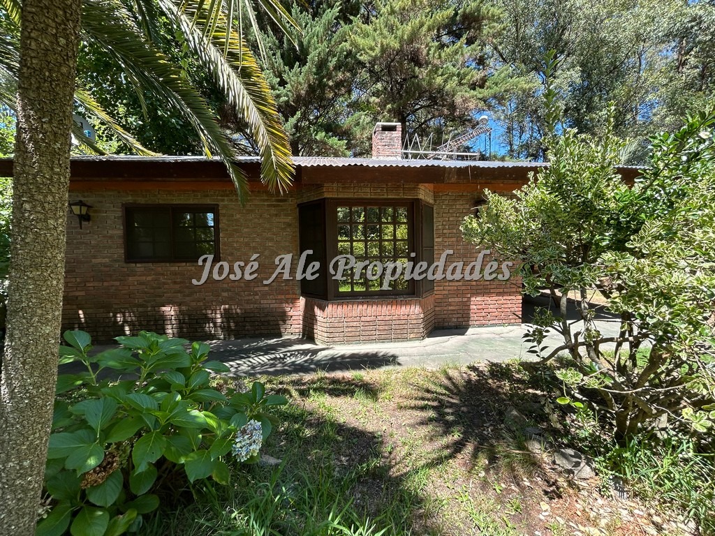 Imagen 2 de Casa ubicada en el Balneario Santa Ana amueblada a pocas cuadras de la playa.