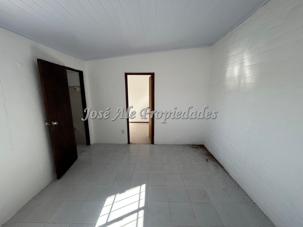 Imagen 4 de Casa de 1 dormitorio, ubicada en el Real de San Carlos, Colonia.