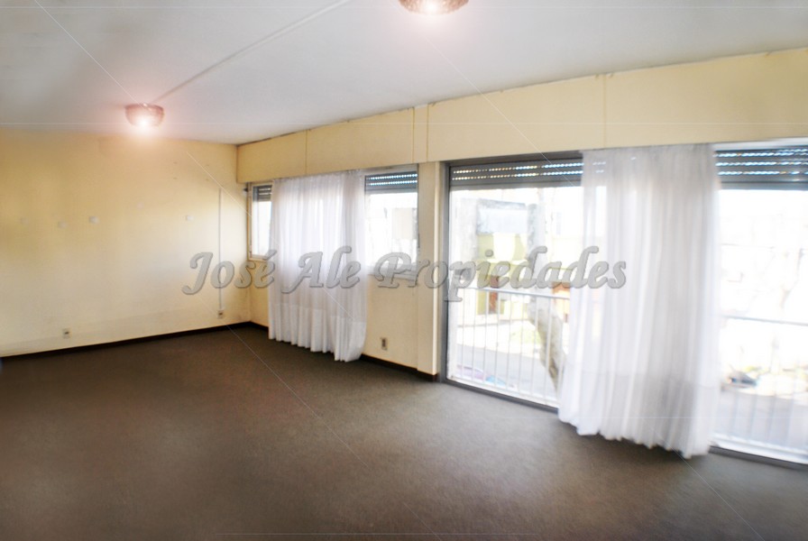 Imagen 2 de Excelente Departamento ubicado en pleno centro de Colonia del Sacramento, a pasos de todos los servicios.