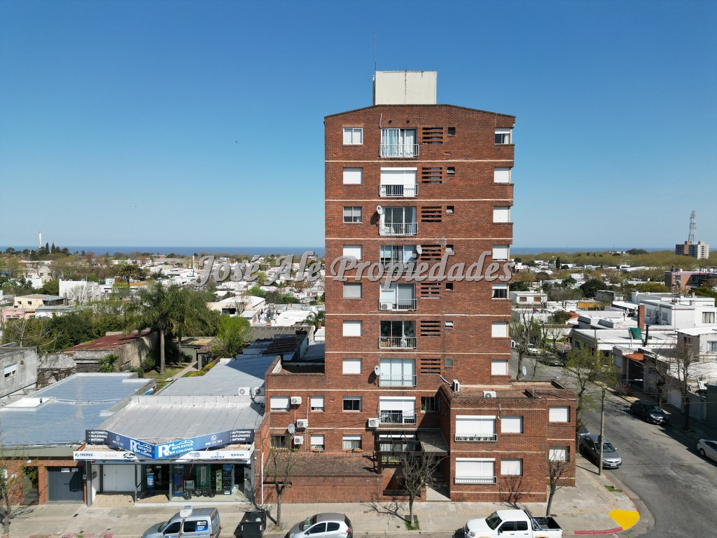 Imagen 10 de Apartamento de 3 dormitorios con magnifica vista a la ciudad tanto de día como de noche.