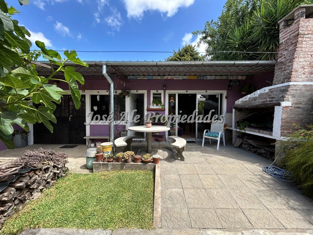 Imagen 10 de Destacada casa ubicada a pocas cuadras de las 2 avenidas y próxima al hospital de Colonia.