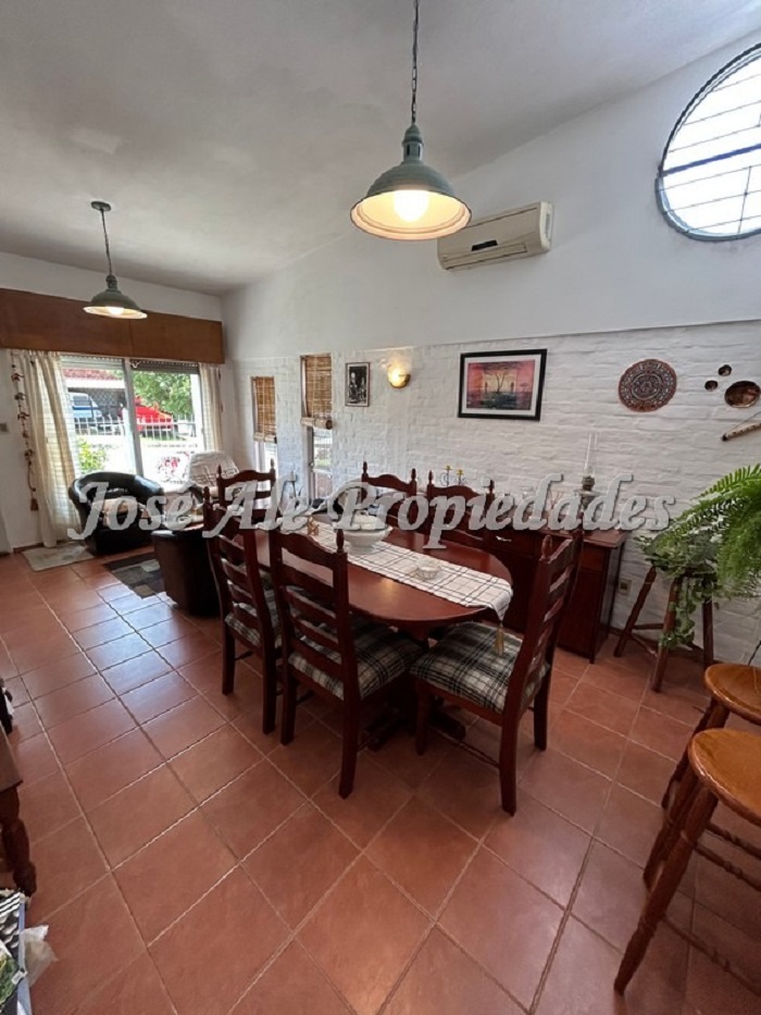 Imagen 5 de Destacada casa ubicada a pocas cuadras de las 2 avenidas y próxima al hospital de Colonia.