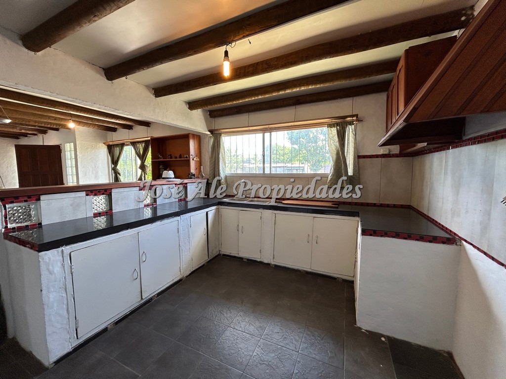 Imagen 5 de Amplia casa de 4 dormitorios con apto anexo completamente independiente.