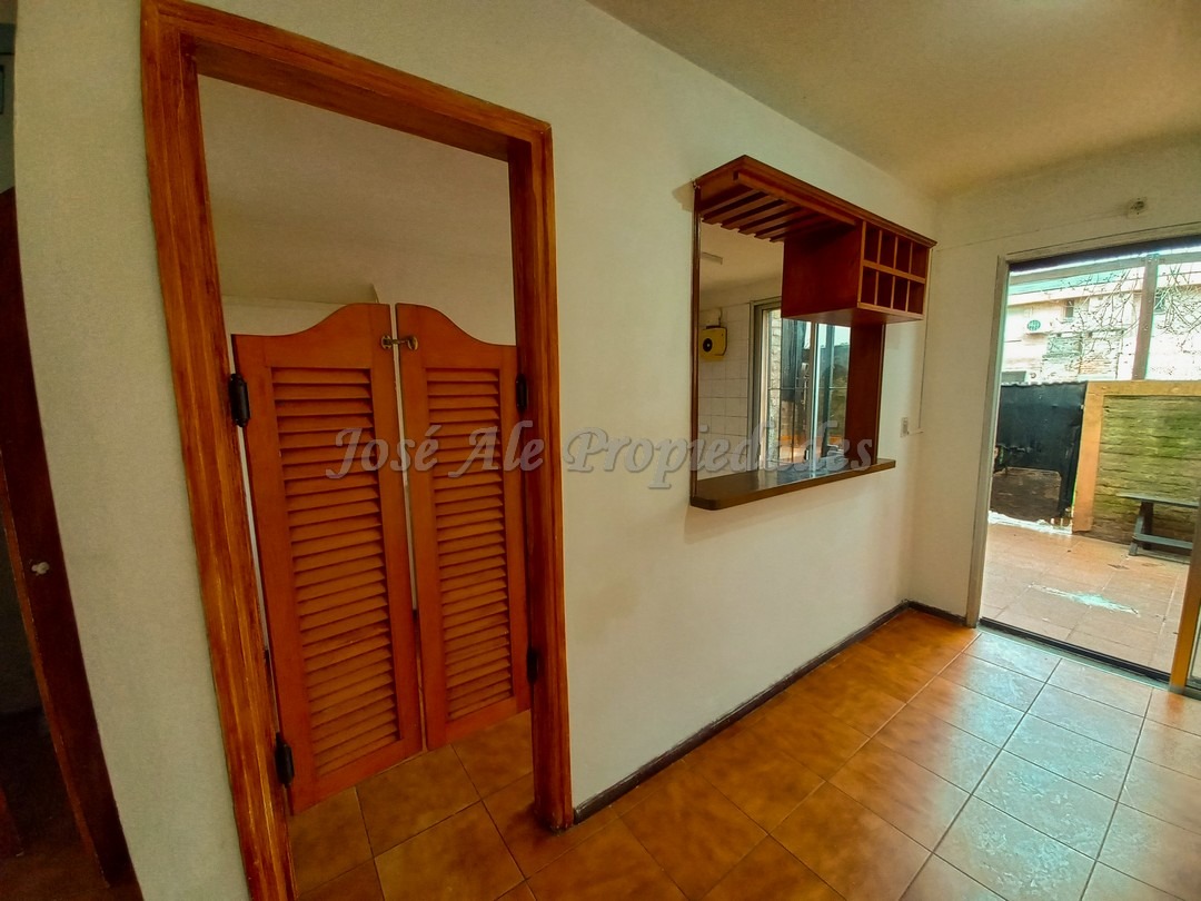 Imagen 3 de Hermosa vivienda ubicada en complejo sobre calle Zitarrosa, a metros de Rambla y playas de Colonia del Sacramento.