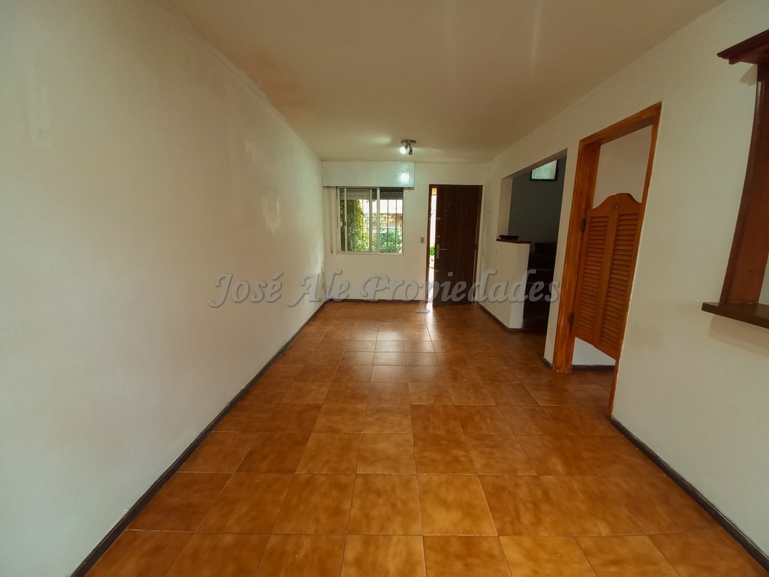 Imagen 4 de Hermosa vivienda ubicada en complejo sobre calle Zitarrosa, a metros de Rambla y playas de Colonia del Sacramento.