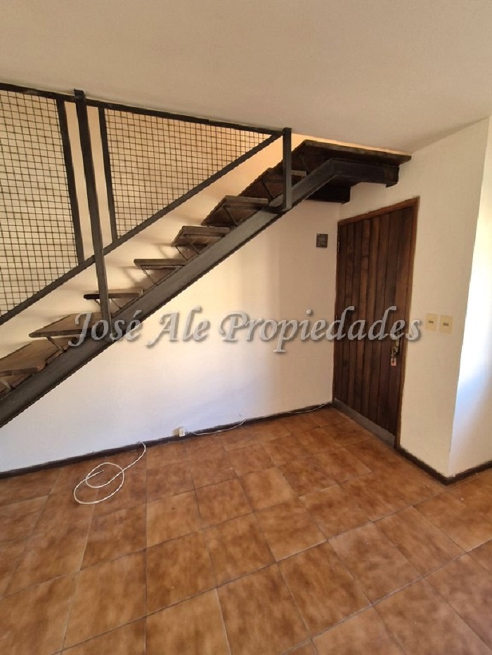 Imagen 1 de Hermosa vivienda ubicada en complejo sobre calle Zitarrosa, a metros de Rambla y playas de Colonia del Sacramento.